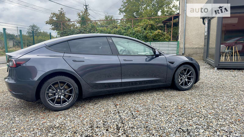 Седан Tesla Model 3 2021 в Виноградові