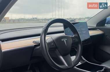 Седан Tesla Model 3 2018 в Львові