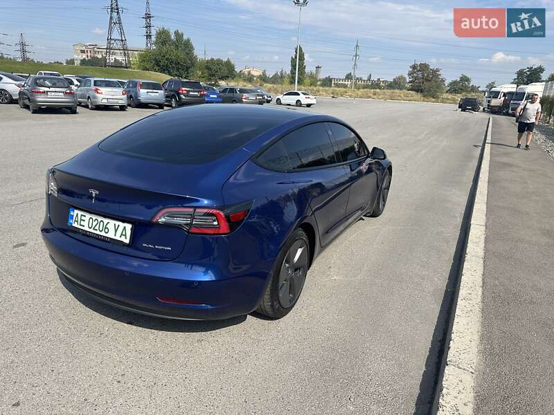 Седан Tesla Model 3 2021 в Днепре