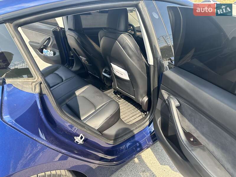 Седан Tesla Model 3 2021 в Днепре