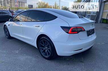 Седан Tesla Model 3 2021 в Києві