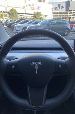 Седан Tesla Model 3 2021 в Києві