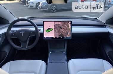 Седан Tesla Model 3 2021 в Києві