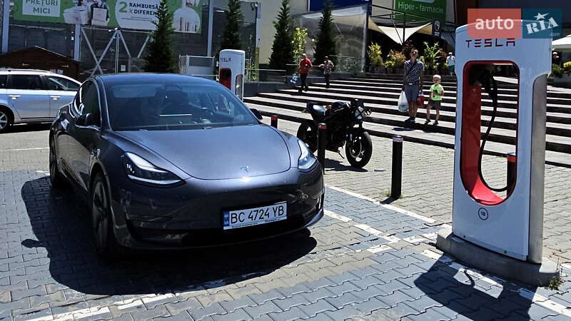 Седан Tesla Model 3 2019 в 