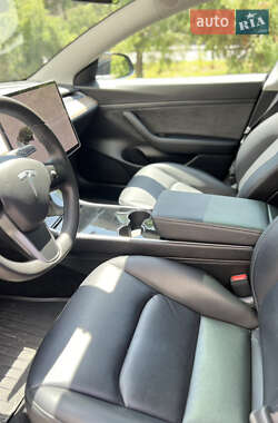 Седан Tesla Model 3 2020 в Ивано-Франковске