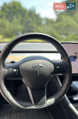 Седан Tesla Model 3 2020 в Ивано-Франковске