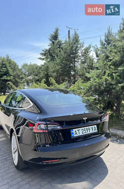 Седан Tesla Model 3 2020 в Ивано-Франковске