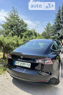 Седан Tesla Model 3 2020 в Івано-Франківську