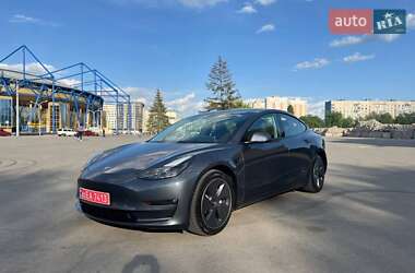 Седан Tesla Model 3 2022 в Киеве