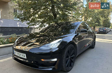 Седан Tesla Model 3 2020 в 