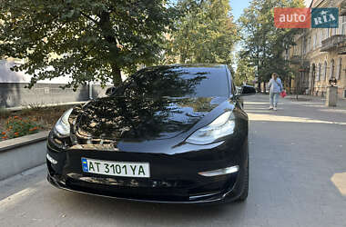 Седан Tesla Model 3 2020 в 