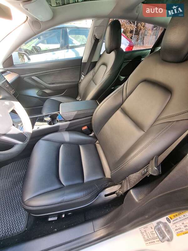 Седан Tesla Model 3 2020 в Киеве