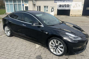 Седан Tesla Model 3 2018 в Долине