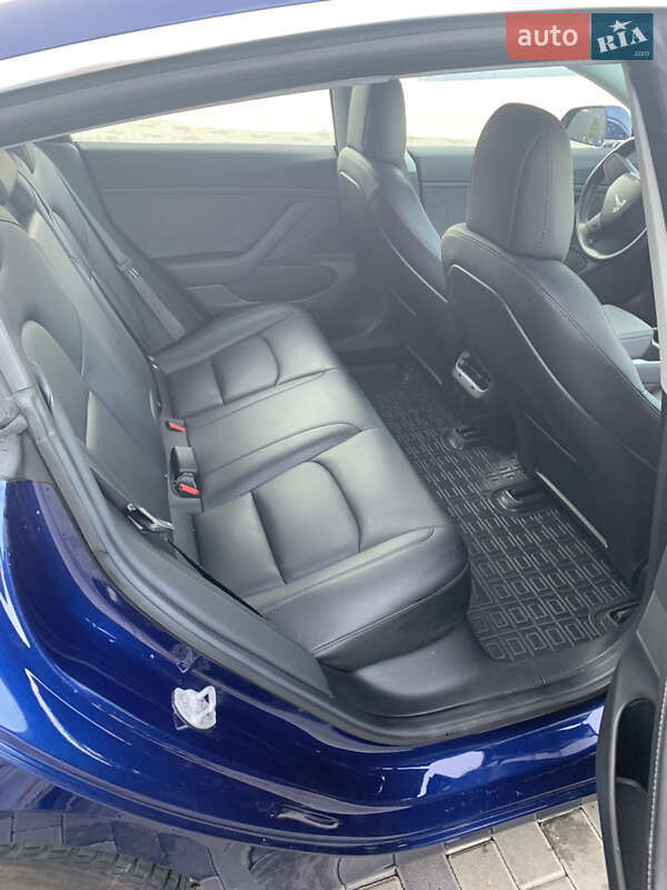Седан Tesla Model 3 2018 в Хусті