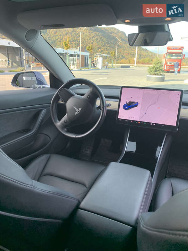 Седан Tesla Model 3 2018 в Хусте