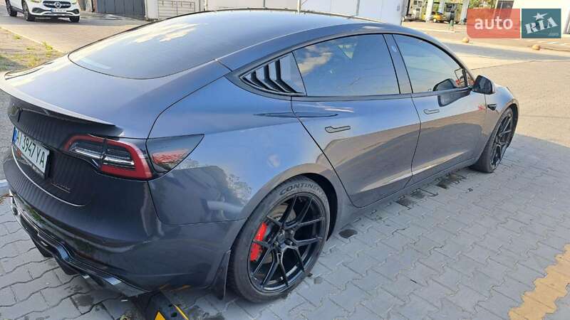 Седан Tesla Model 3 2021 в Ірпені