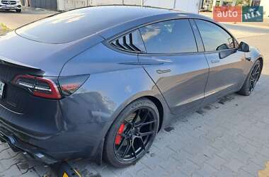 Седан Tesla Model 3 2021 в 