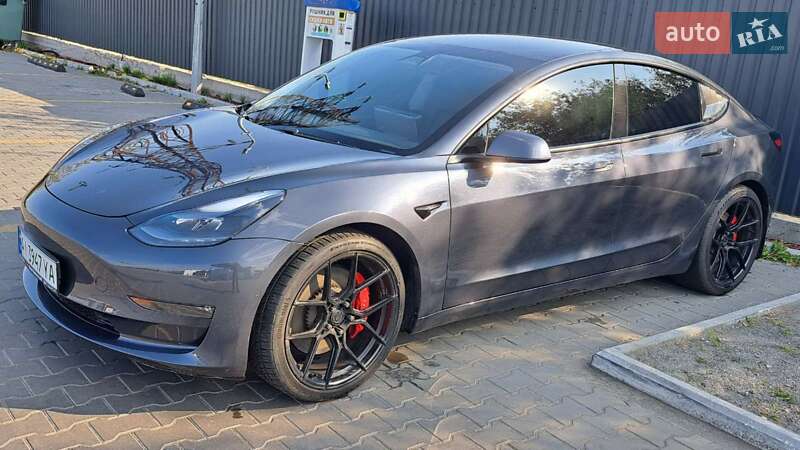 Седан Tesla Model 3 2021 в Ірпені
