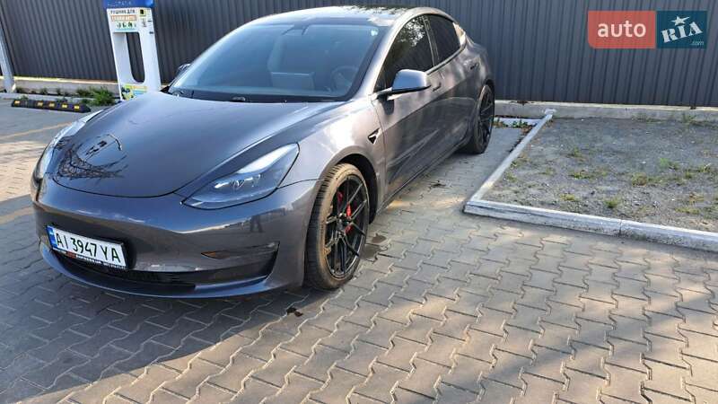 Седан Tesla Model 3 2021 в Ірпені