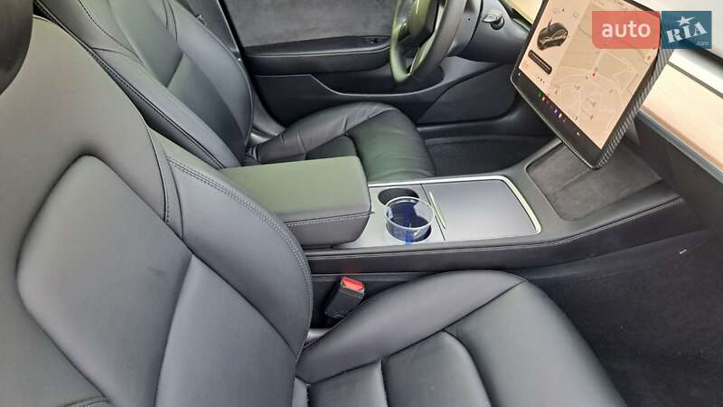 Седан Tesla Model 3 2021 в Ірпені