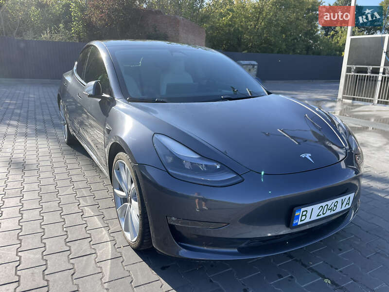 Седан Tesla Model 3 2021 в Полтаве Седан Tesla Model 3 2021 в Полтаве