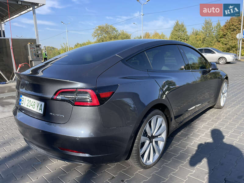Седан Tesla Model 3 2021 в Полтаві
