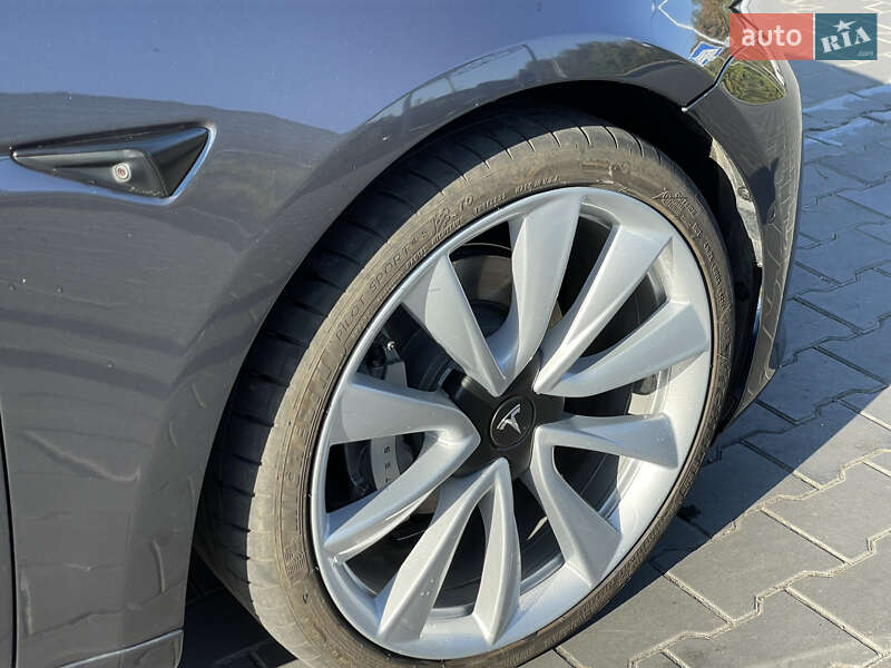 Седан Tesla Model 3 2021 в Полтаві