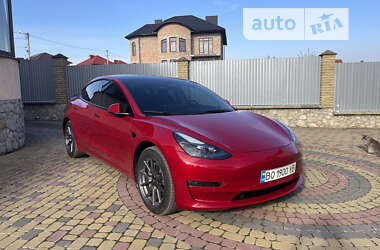 Седан Tesla Model 3 2022 в Тернополе