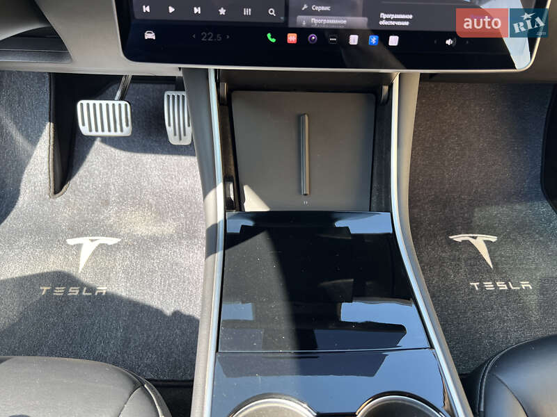 Седан Tesla Model 3 2018 в Самборе