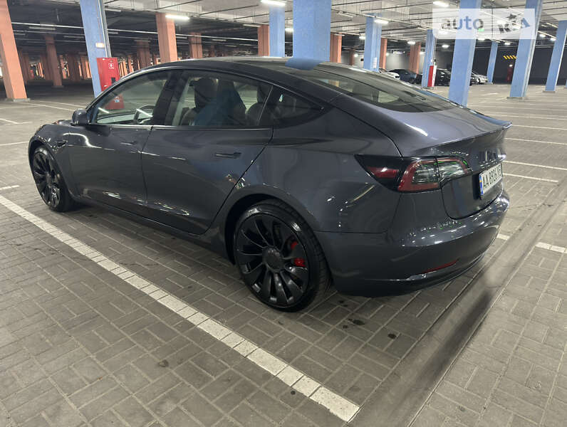 Седан Tesla Model 3 2023 в Києві