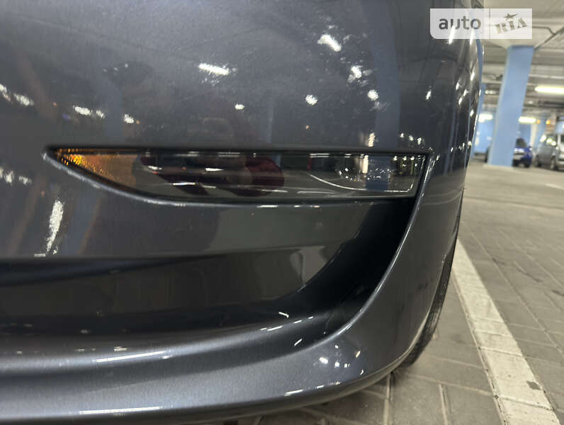 Седан Tesla Model 3 2023 в Києві