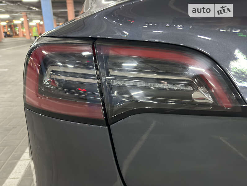 Седан Tesla Model 3 2023 в Києві