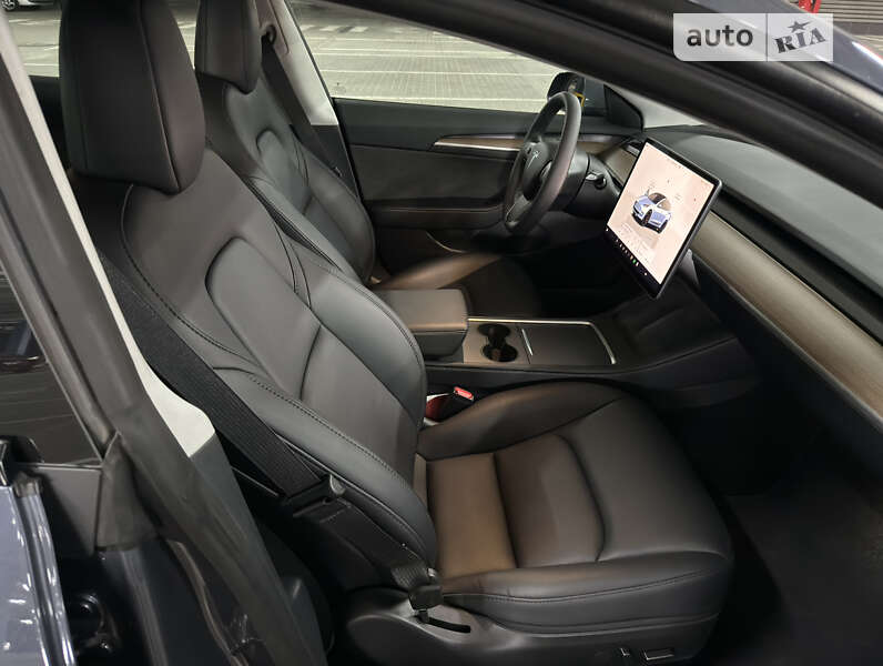 Седан Tesla Model 3 2023 в Києві