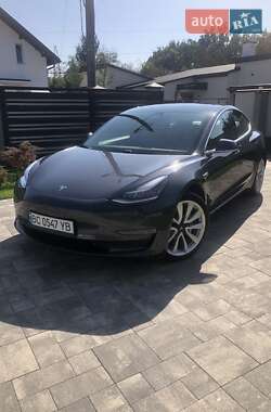 Седан Tesla Model 3 2019 в Львове