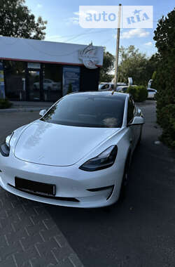 Седан Tesla Model 3 2021 в 