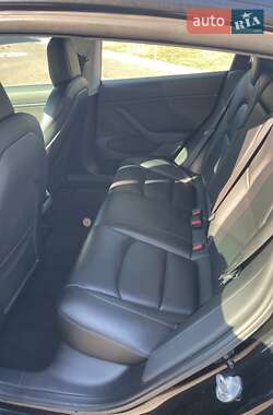 Седан Tesla Model 3 2021 в Киеве