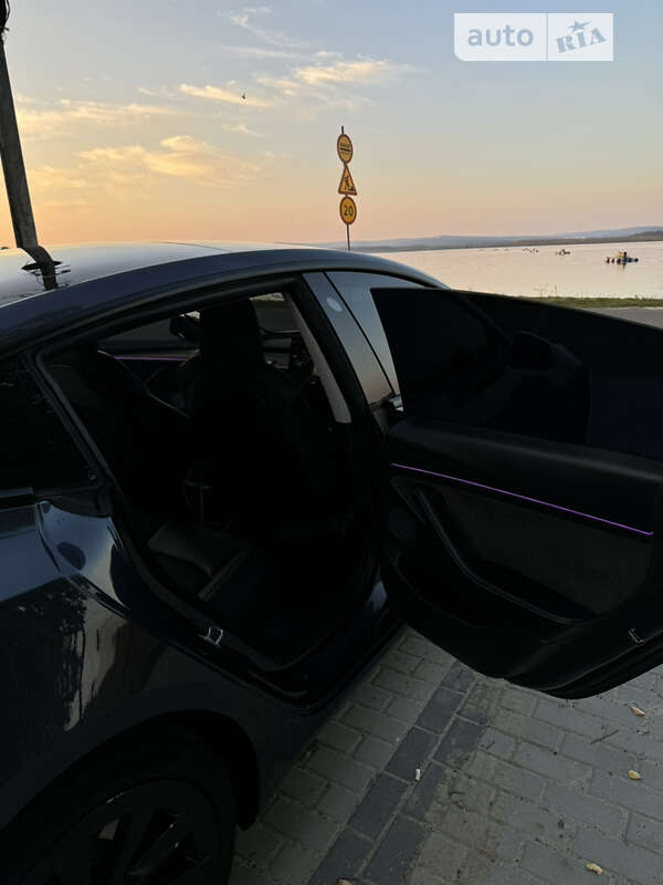 Седан Tesla Model 3 2021 в Івано-Франково