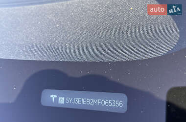 Седан Tesla Model 3 2021 в 