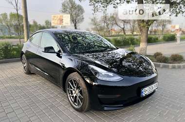 Седан Tesla Model 3 2021 в Киеве