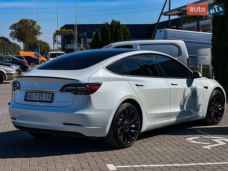 Седан Tesla Model 3 2022 в Вінниці