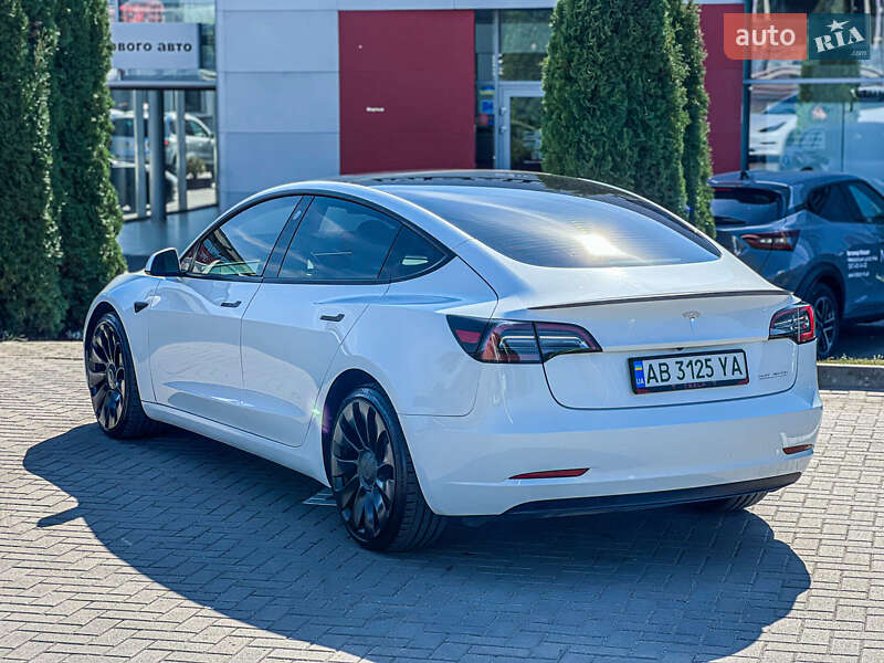 Седан Tesla Model 3 2022 в Вінниці