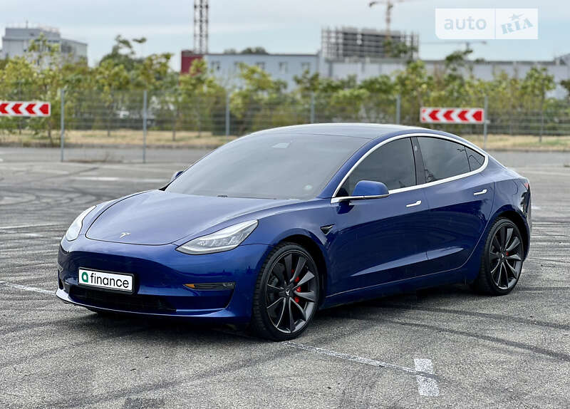 Tesla Model 3 2020