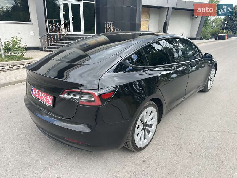 Седан Tesla Model 3 2022 в Запоріжжі