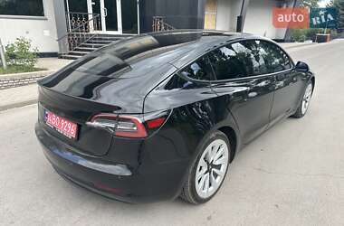 Седан Tesla Model 3 2022 в 