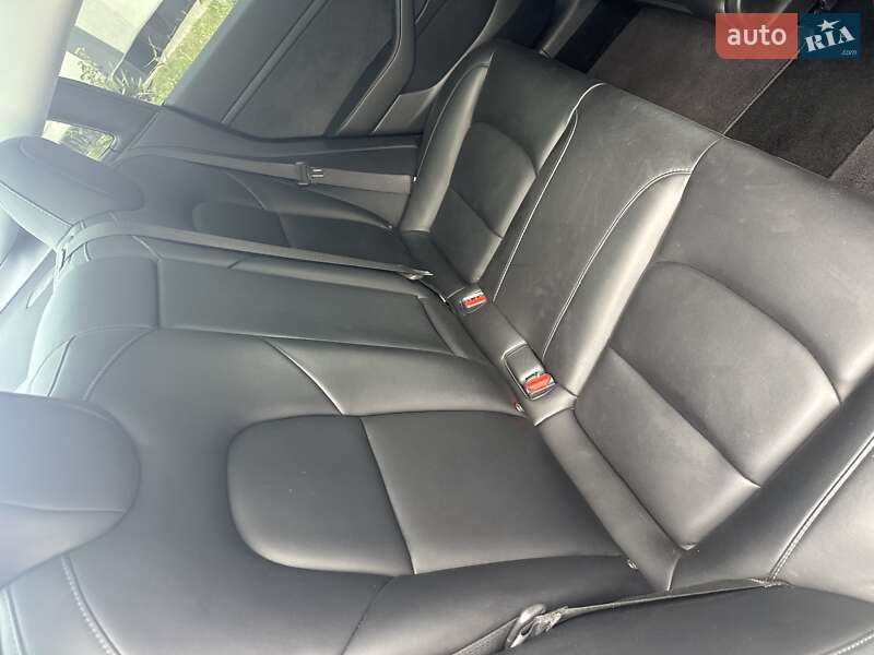 Седан Tesla Model 3 2022 в Запоріжжі