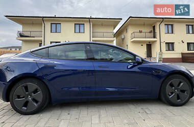 Седан Tesla Model 3 2021 в 