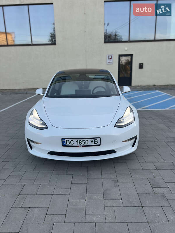 Седан Tesla Model 3 2018 в Стрые Седан Tesla Model 3 2018 в Стрые