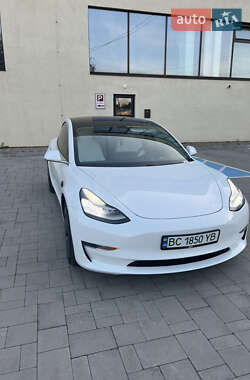 Седан Tesla Model 3 2018 в Стрию