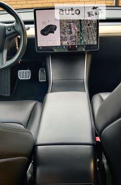 Седан Tesla Model 3 2018 в 