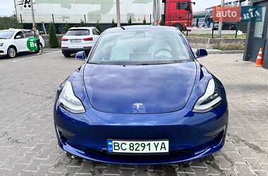 Седан Tesla Model 3 2019 в Львове